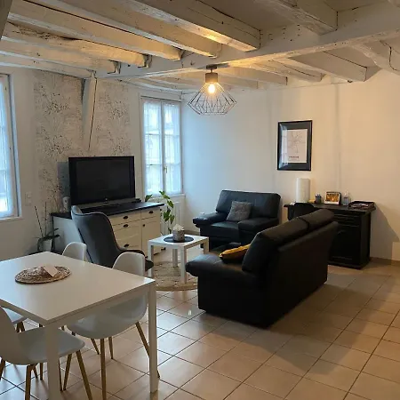 Le Marais Vous - Duplex En Centre-ville. 普罗万
